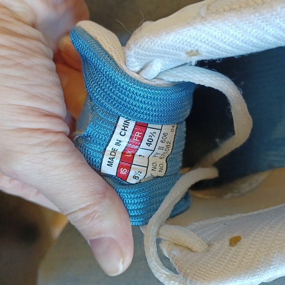 Adidas Classic Cross Training/Running Shoe NEW- Sz. 8.5 - Picture 14 of 14